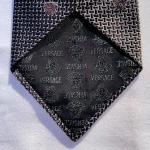 Versace pure silk men’s tie. Medusa